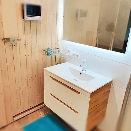 Wellness- Hottub & Sauna- Pet Friendly- Hiking Apartmán