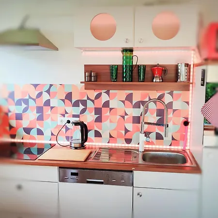 Daire Wellness- Hottub & Sauna- Pet Friendly- Hiking *