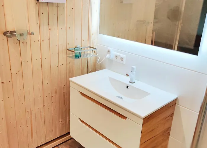 Wellness- Hottub & Sauna- Pet Friendly- Hiking 아파트