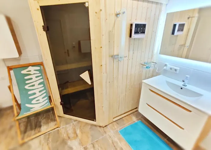 Wellness- Hottub & Sauna- Pet Friendly- Hiking