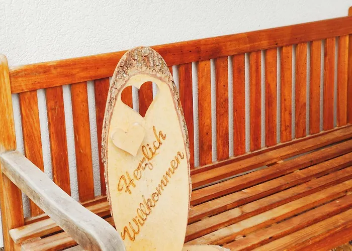 Wellness- Hottub & Sauna- Pet Friendly- Hiking *